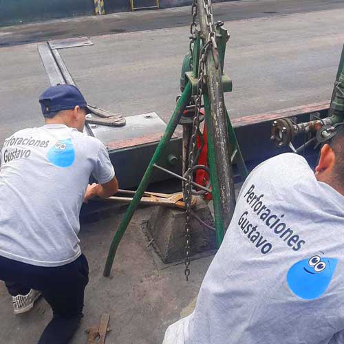 Servicio de perforación de agua y reparación de bombas sumergibles en Zona Oeste
